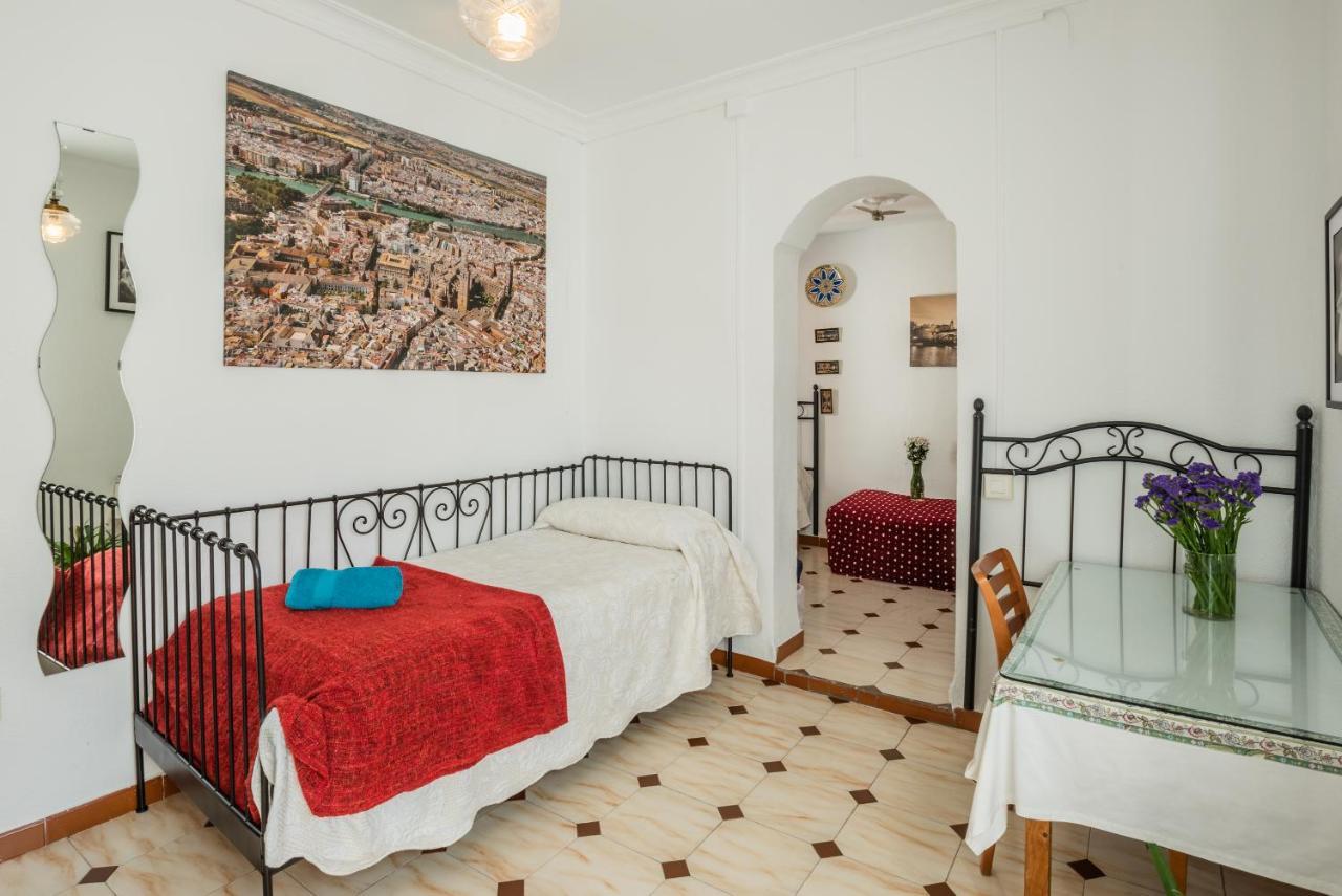 Apartamento Triana Los Remedios Siviglia Esterno foto