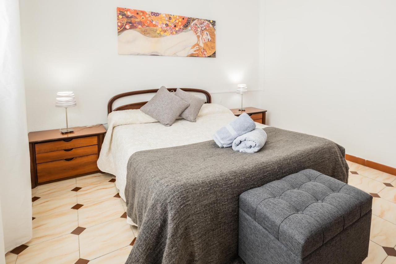 Apartamento Triana Los Remedios Siviglia Esterno foto